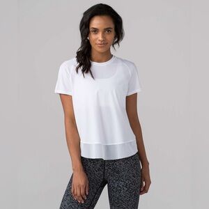 Lululemon Quick Pace Short Sleeve in White Size 6 / 8